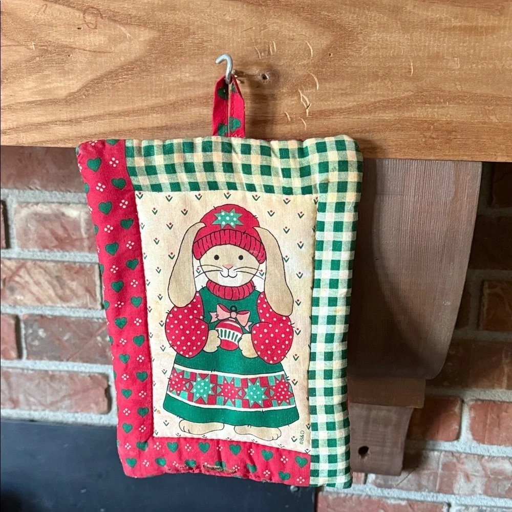 Vintage 1975 Holiday Bunny Quilted Pot Holder  - Red & Green